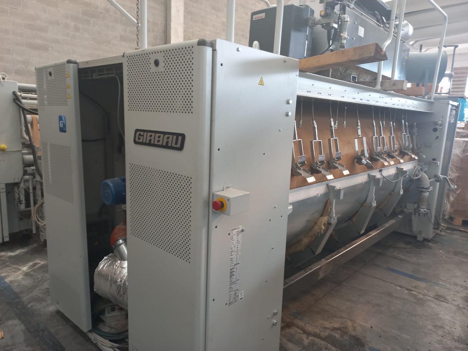 Lot Industrial laundry equipment