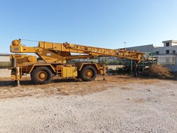 Grove mobile crane - Lot 2 (Auction 6440)