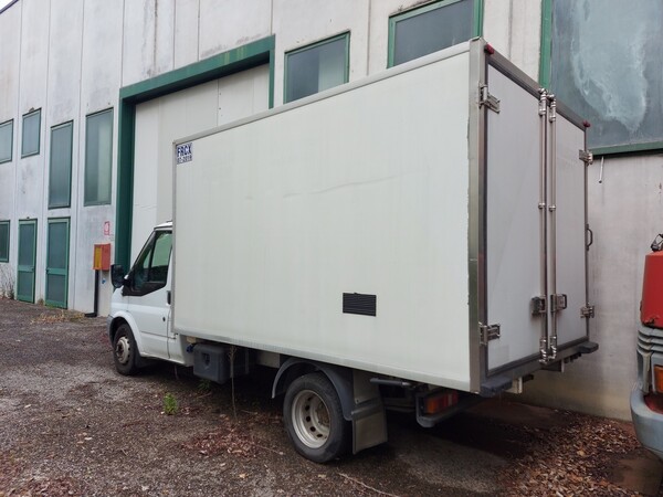 8#6453 Furgone Ford transit con cella frigo in vendita - foto 3