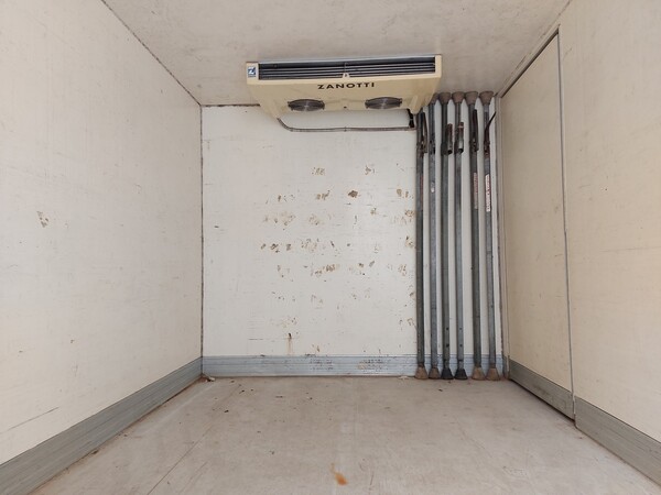 8#6453 Furgone Ford transit con cella frigo in vendita - foto 5