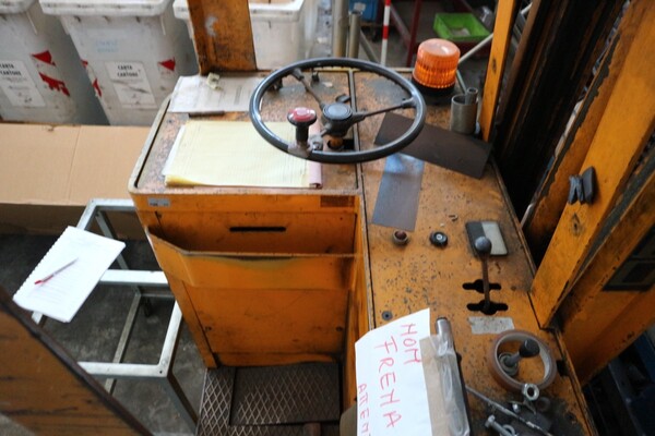 4#6455 Carrello elevatore ed attrezzature da officina in vendita - foto 10