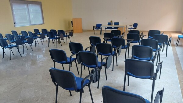 25#6465 Arredo ed attrezzature ufficio in vendita - foto 2