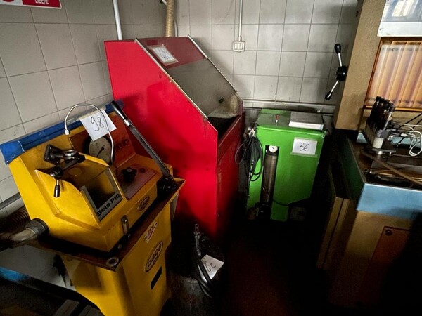5#6473 Macchinari e attrezzature da officina meccanica per macchine agricole e arredi da ufficio in vendita - foto 3
