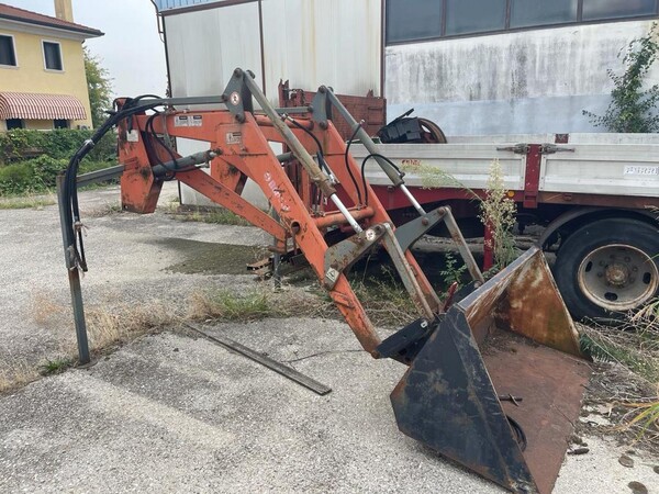 5#6473 Macchinari e attrezzature da officina meccanica per macchine agricole e arredi da ufficio in vendita - foto 14
