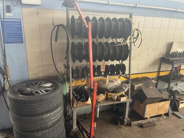 5#6473 Macchinari e attrezzature da officina meccanica per macchine agricole e arredi da ufficio in vendita - foto 15