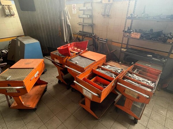 5#6473 Macchinari e attrezzature da officina meccanica per macchine agricole e arredi da ufficio in vendita - foto 19