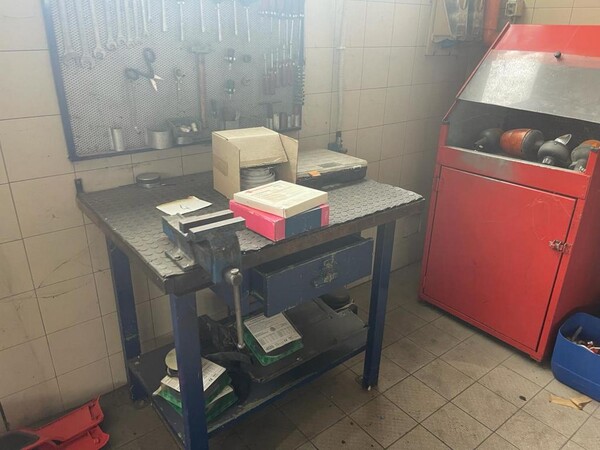 5#6473 Macchinari e attrezzature da officina meccanica per macchine agricole e arredi da ufficio in vendita - foto 20