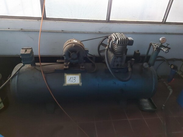 5#6473 Macchinari e attrezzature da officina meccanica per macchine agricole e arredi da ufficio in vendita - foto 25