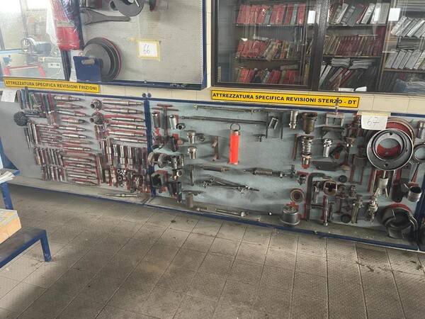 5#6473 Macchinari e attrezzature da officina meccanica per macchine agricole e arredi da ufficio in vendita - foto 40