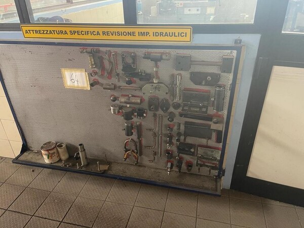5#6473 Macchinari e attrezzature da officina meccanica per macchine agricole e arredi da ufficio in vendita - foto 44