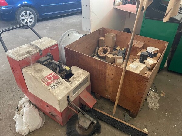 5#6473 Macchinari e attrezzature da officina meccanica per macchine agricole e arredi da ufficio in vendita - foto 47