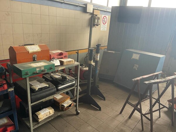 5#6473 Macchinari e attrezzature da officina meccanica per macchine agricole e arredi da ufficio in vendita - foto 58