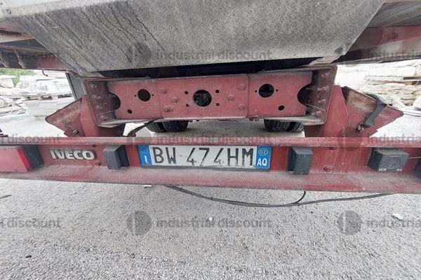 4#6485 Autocarro Iveco con gru in vendita - foto 2
