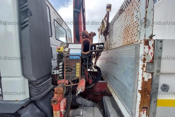 4#6485 Autocarro Iveco con gru in vendita - foto 3