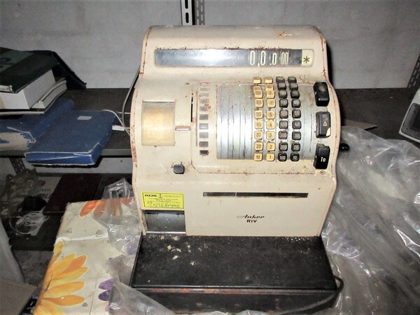 3#6495 Macchine da ufficio e  macchina da scrivere antica in vendita - foto 2