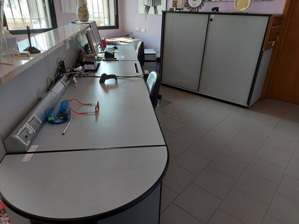 6#6507 Arredamento da ufficio e materiale elettronico in vendita - foto 1