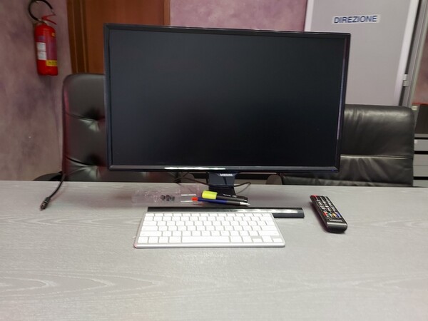 6#6507 Arredamento da ufficio e materiale elettronico in vendita - foto 30