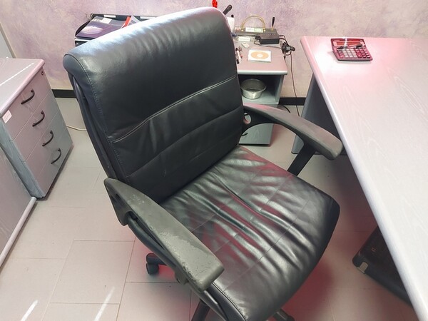 6#6507 Arredamento da ufficio e materiale elettronico in vendita - foto 31