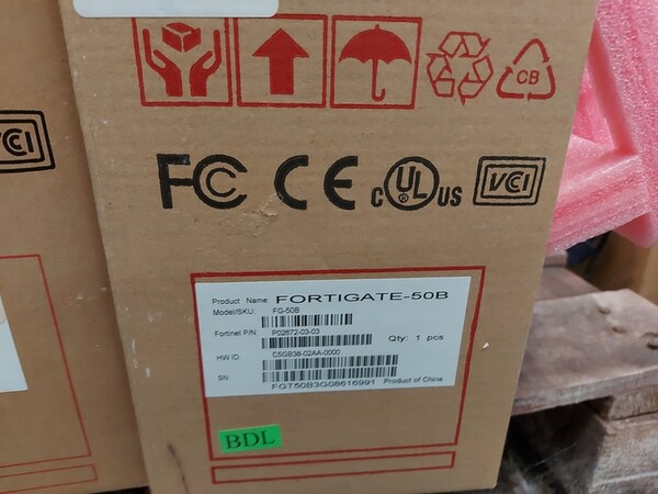 6#6507 Arredamento da ufficio e materiale elettronico in vendita - foto 79
