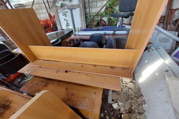 1#6509 Arredi ufficio e attrezzature da cantiere in vendita - foto 3