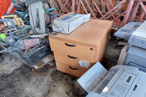 1#6509 Arredi ufficio e attrezzature da cantiere in vendita - foto 12