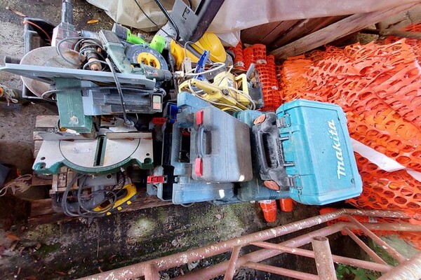 1#6509 Arredi ufficio e attrezzature da cantiere in vendita - foto 18
