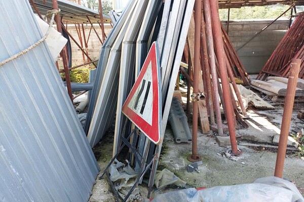 1#6509 Arredi ufficio e attrezzature da cantiere in vendita - foto 44