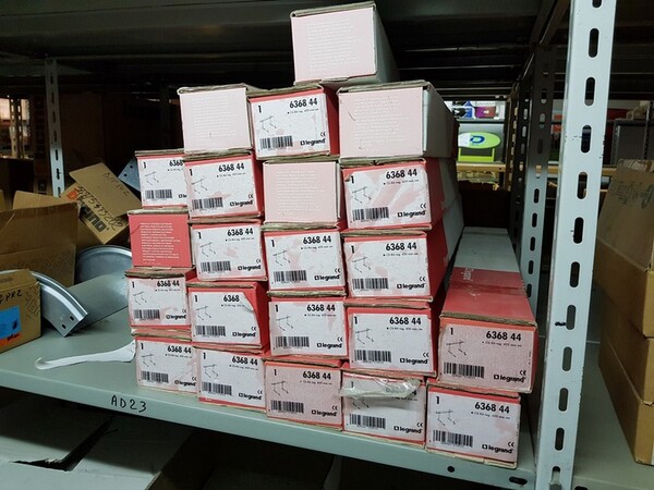 3#6514 Materiale elettrico per uso civile e industriale in vendita - foto 18