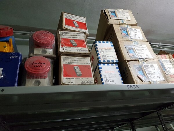 3#6514 Materiale elettrico per uso civile e industriale in vendita - foto 28