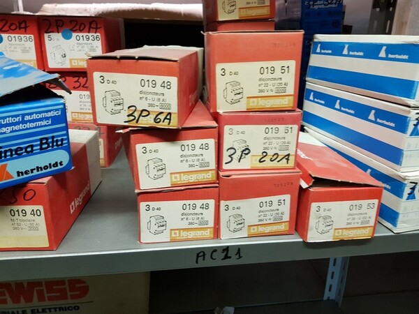 3#6514 Materiale elettrico per uso civile e industriale in vendita - foto 33