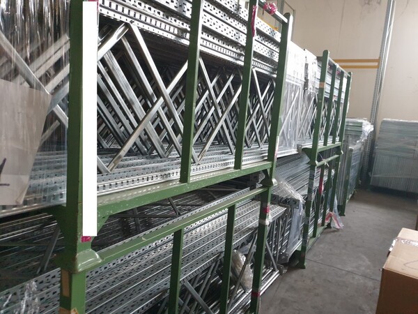 2#6521 Arredi ufficio e impianto aria compressa Abac in vendita - foto 2