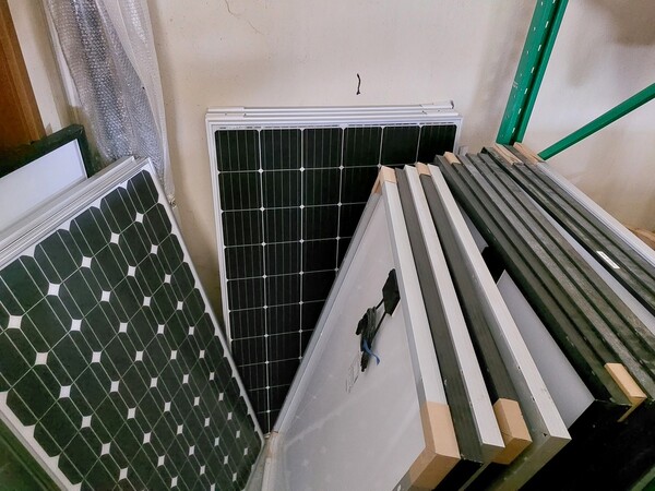 3#6531 Magazzino di articoli elettrici e fotovoltaici e arredi ufficio in vendita - foto 1