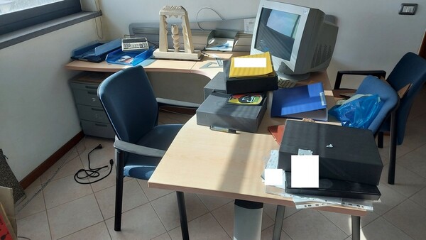 1#6534 Arredamento e attrezzatura da ufficio in vendita - foto 33