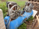 Image 3 - Abac compressor and diesel tank - Lot 4 (Auction 6541)