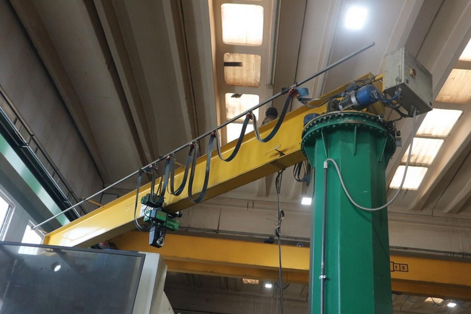 Lot Elephant jib crane