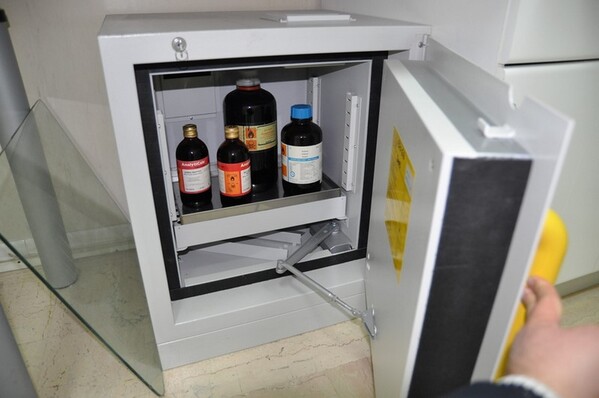 2#6549 Arredi e macchinari per laboratorio analisi in vendita - foto 47