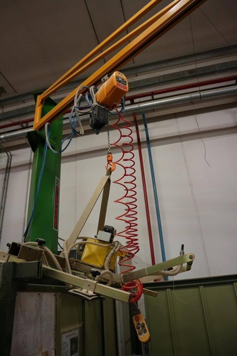 Lot Elephant jib crane