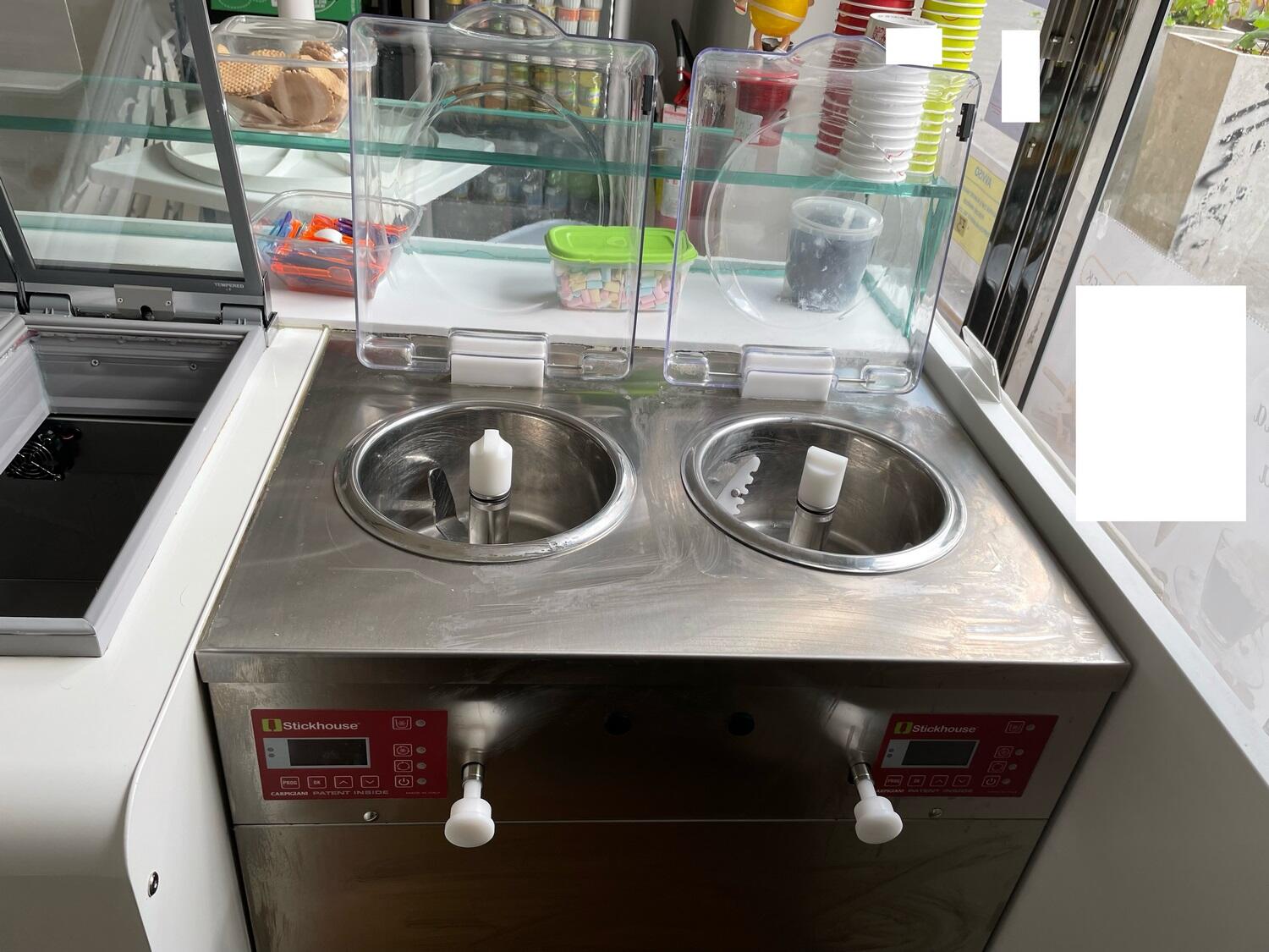 Lot Equipment for restaurants and bars