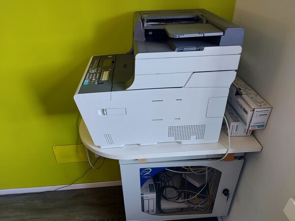 1#6759 Arredi ed attrezzatura elettronica ufficio in vendita - foto 4