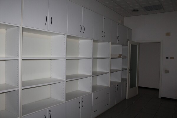 3#6776 Mobili e attrezzatura da ufficio in vendita - foto 1