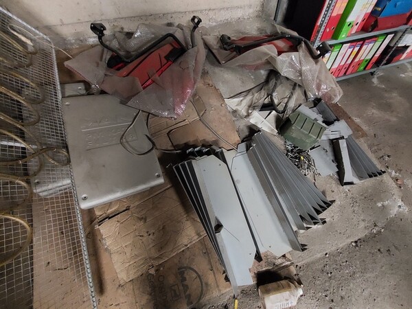 1#6777 Pezzi di ricambio di parti meccaniche e carrozzeria di autoveicoli Man in vendita - foto 4