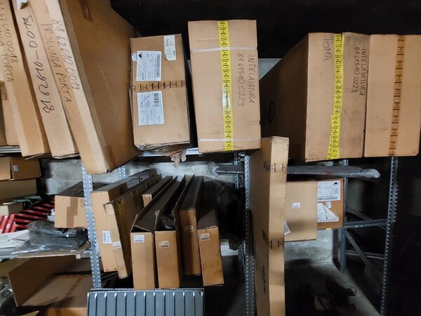 1#6777 Pezzi di ricambio di parti meccaniche e carrozzeria di autoveicoli Man in vendita - foto 17