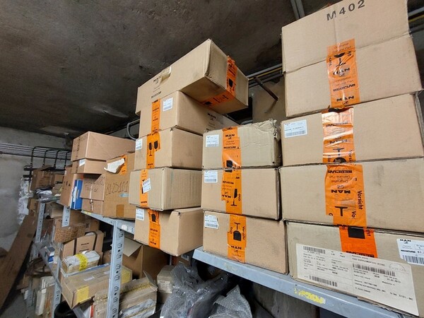 1#6777 Pezzi di ricambio di parti meccaniche e carrozzeria di autoveicoli Man in vendita - foto 36