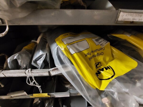1#6777 Pezzi di ricambio di parti meccaniche e carrozzeria di autoveicoli Man in vendita - foto 45