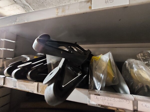 1#6777 Pezzi di ricambio di parti meccaniche e carrozzeria di autoveicoli Man in vendita - foto 49