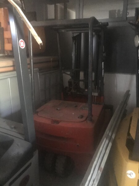 Carrelli elevatori in vendita
