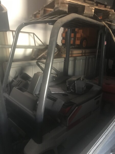 Carrelli elevatori in vendita