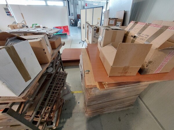 5#6786 Stampante ad inchiostri Roland e lotto di materie semilavorate e packacing in vendita - foto 12
