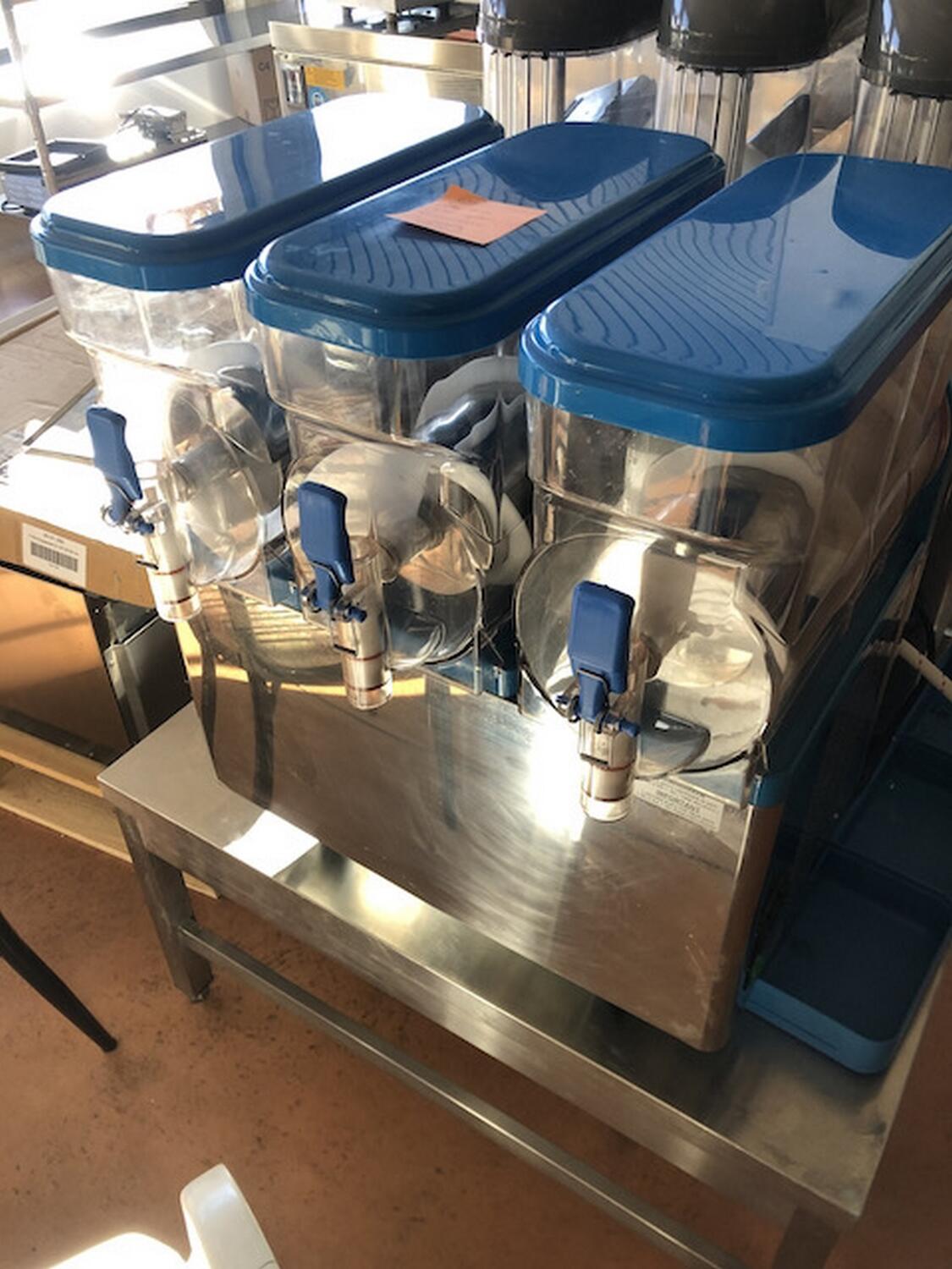 Lot GBG professional slush machine