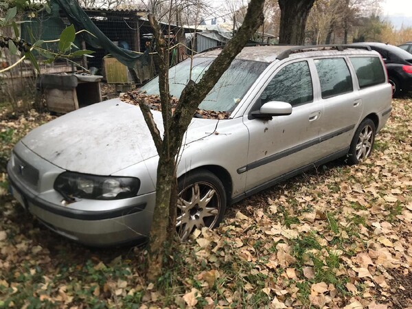 3#6791 1/2 di quota di autovettura Volvo V70 in vendita - foto 1